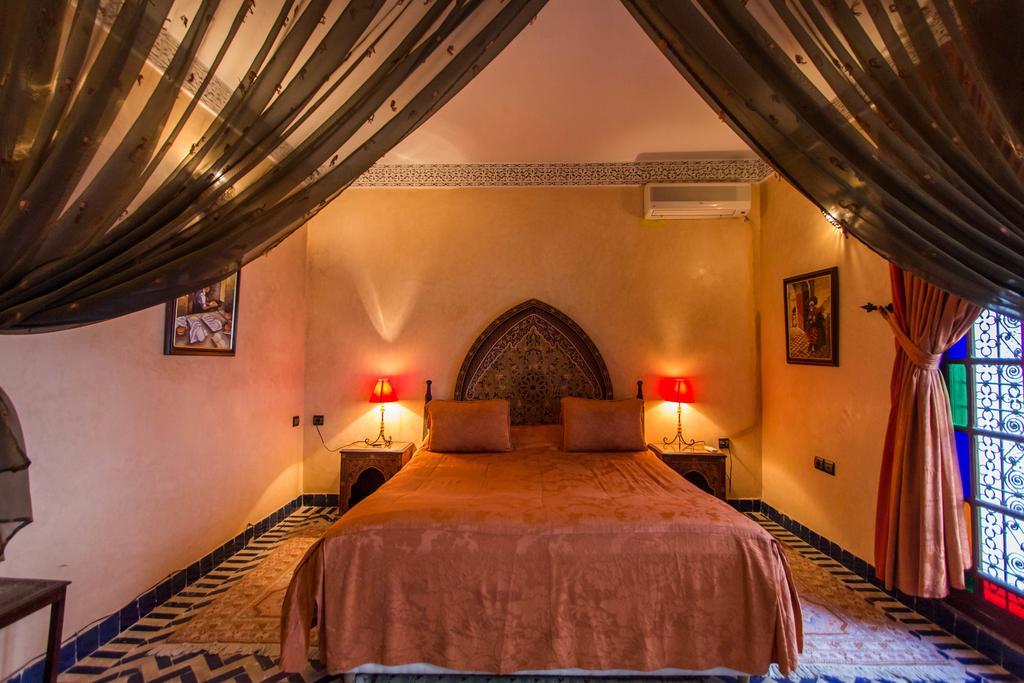 Dar Al Andalous Hotel Fez Bagian luar foto